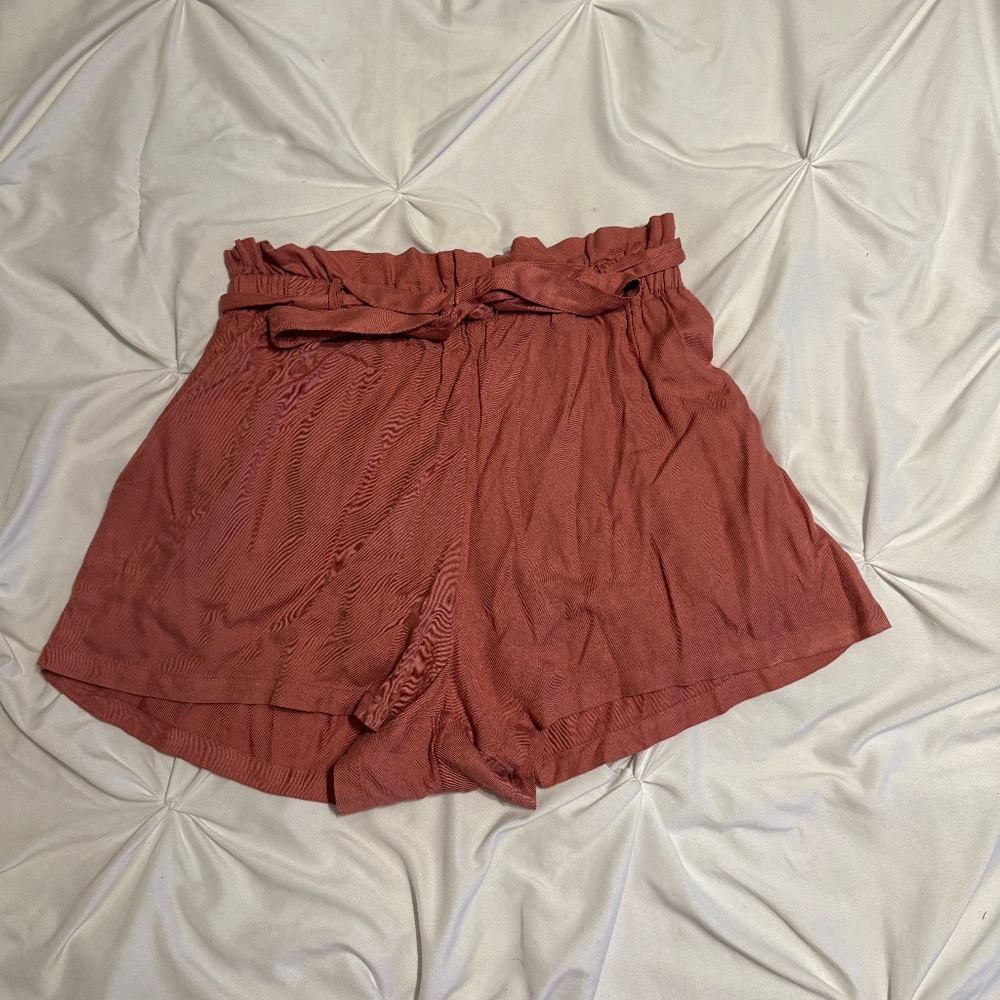 Hollister High Rise Paperbag Shorts - Size Medium - Summer Shorts